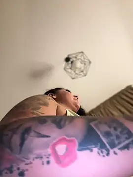 Snapshot of babyyboomm chatting on September 21, 2025, 8:32 pm babyyboomm online show from September 21, 2025, 8:32 pm