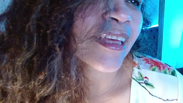 Snapshot of Alma_Sexyy chatting on February 24, 2025, 5:00 am Alma Sexyy online show from February 24, 2025, 5:00 am