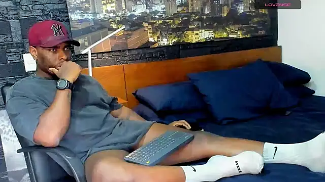 Snapshot of thomas_santtos1 chatting on February 14, 2025, 7:54 pm thomas santtos1 online show from February 14, 2025, 7:54 pm