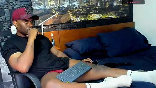 Snapshot of thomas_santtos1 chatting on February 18, 2025, 1:11 pm thomas santtos1 online show from February 18, 2025, 1:11 pm