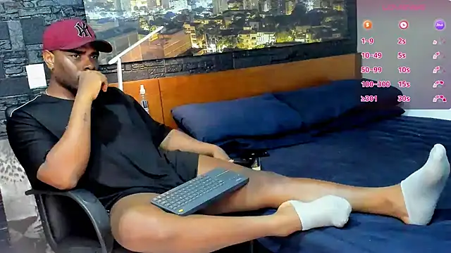 Snapshot of thomas_santtos1 chatting on March 1, 2025, 12:28 am thomas santtos1 online show from March 1, 2025, 12:28 am