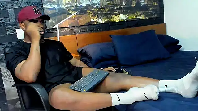 Snapshot of thomas_santtos1 chatting on March 13, 2025, 12:59 am thomas santtos1 online show from March 13, 2025, 12:59 am