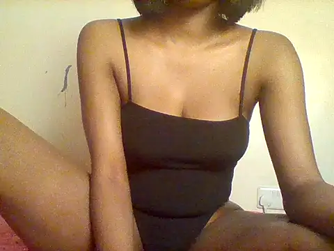 Snapshot of Queeen_model chatting on April 26, 2026, 1:47 am Queeen model online show from April 26, 2026, 1:47 am
