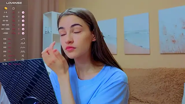 Snapshot of AstoriyaNight chatting on October 18, 2025, 4:04 am AstoriyaNight online show from October 18, 2025, 4:04 am