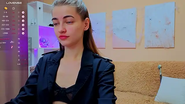 Snapshot of AstoriyaNight chatting on November 22, 2025, 4:44 am AstoriyaNight online show from November 22, 2025, 4:44 am