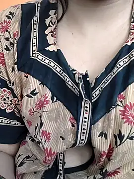 Snapshot of Aaradhya chatting on December 8, 2024, 4:04 am Aaradhya online show from December 8, 2024, 4:04 am