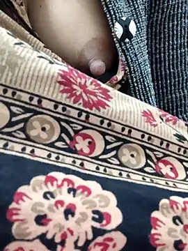 Snapshot of Aaradhya chatting on January 13, 2025, 1:02 am Aaradhya online show from January 13, 2025, 1:02 am