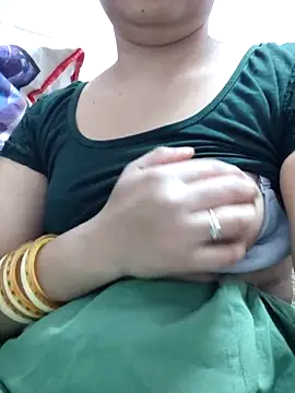 Snapshot of Aaradhya chatting on February 15, 2025, 1:31 am Aaradhya online show from February 15, 2025, 1:31 am