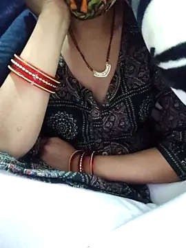 Snapshot of Aaradhya chatting on December 17, 2025, 1:11 am Aaradhya online show from December 17, 2025, 1:11 am