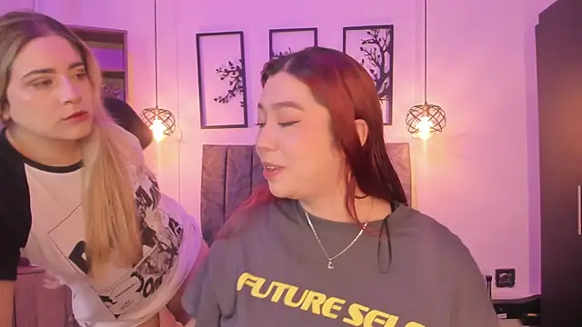 Snapshot of Andy_and_emma chatting on January 3, 2025, 12:41 pm Andy and emma online show from January 3, 2025, 12:41 pm