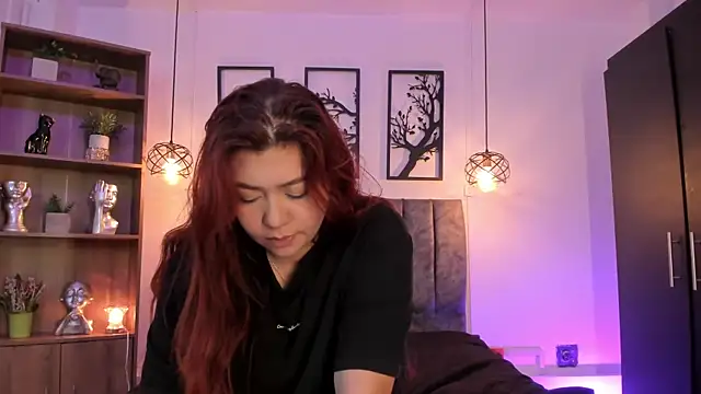 Snapshot of Andy_and_emma chatting on February 10, 2025, 3:42 pm Andy and emma online show from February 10, 2025, 3:42 pm