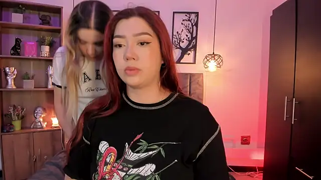 Snapshot of Andy_and_emma chatting on February 12, 2025, 12:22 pm Andy and emma online show from February 12, 2025, 12:22 pm