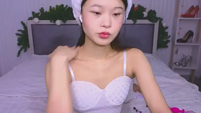 Tina Kim  online show from December 26, 2024, 5:26 am