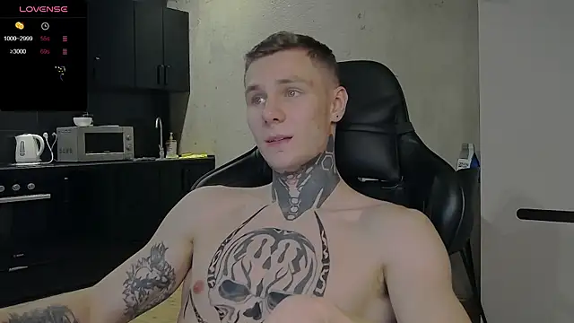 Snapshot of Lechery_boy chatting on December 15, 2024, 10:18 am Lechery boy online show from December 15, 2024, 10:18 am