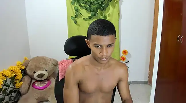 Snapshot of corzoethan chatting on February 11, 2025, 11:01 pm corzoethan online show from February 11, 2025, 11:01 pm