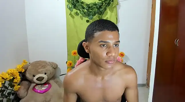 Snapshot of corzoethan chatting on February 26, 2025, 11:04 pm corzoethan online show from February 26, 2025, 11:04 pm