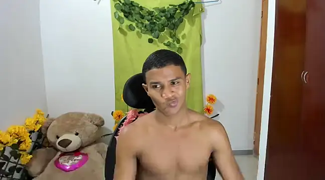 Snapshot of corzoethan chatting on February 28, 2025, 11:12 pm corzoethan online show from February 28, 2025, 11:12 pm