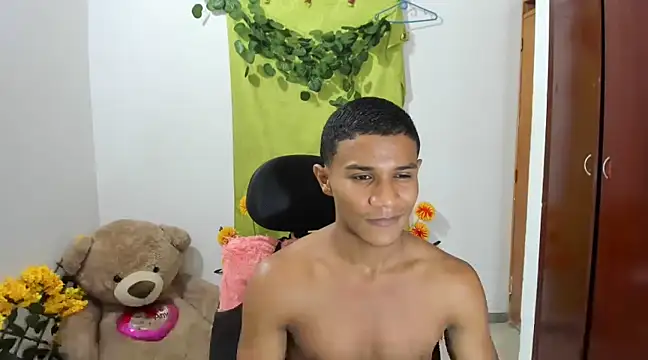 Snapshot of corzoethan chatting on March 13, 2025, 10:54 pm corzoethan online show from March 13, 2025, 10:54 pm