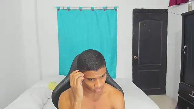 Snapshot of corzoethan chatting on September 10, 2025, 2:22 am corzoethan online show from September 10, 2025, 2:22 am