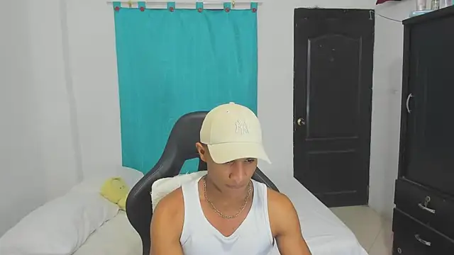 Snapshot of corzoethan chatting on September 27, 2025, 11:43 pm corzoethan online show from September 27, 2025, 11:43 pm