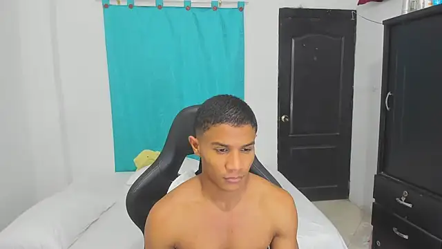 Snapshot of corzoethan chatting on October 9, 2025, 11:14 pm corzoethan online show from October 9, 2025, 11:14 pm