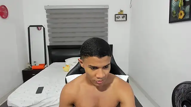 Snapshot of corzoethan chatting on November 24, 2025, 11:04 pm corzoethan online show from November 24, 2025, 11:04 pm