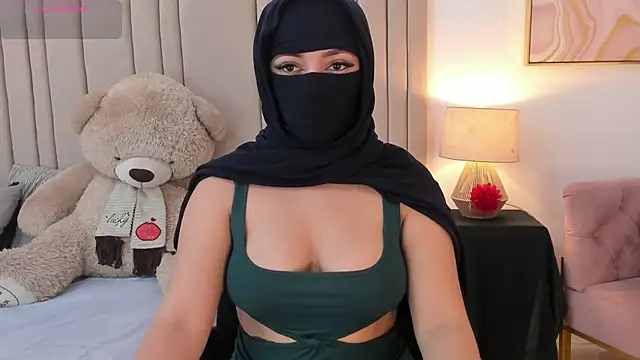 izadii online show from June 24, 2026, 7:24 pm