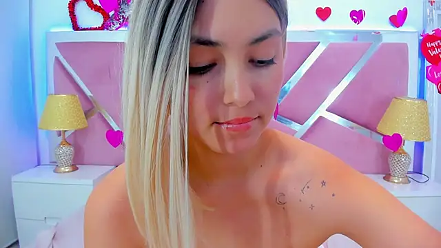 Snapshot of NinnaVous chatting on February 27, 2025, 7:15 pm NinnaVous online show from February 27, 2025, 7:15 pm