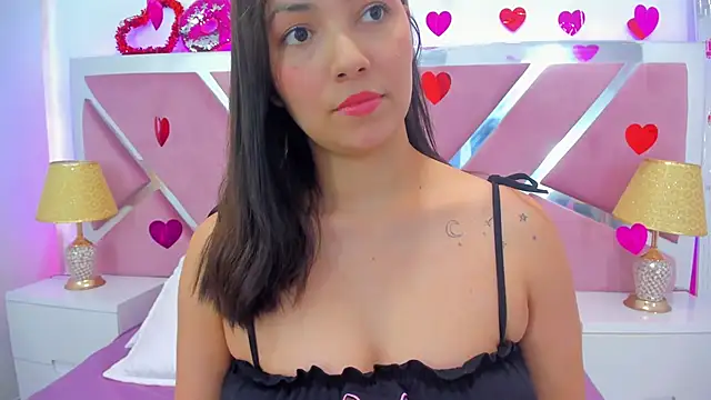 Snapshot of NinnaVous chatting on March 5, 2025, 8:00 pm NinnaVous online show from March 5, 2025, 8:00 pm