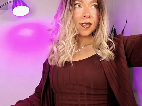 victoria qq online show from October 24, 2025, 8:05 pm