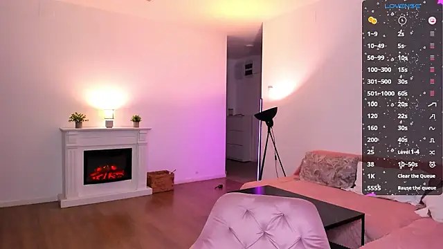 AnysaSmith online show from February 1, 2026, 9:13 pm