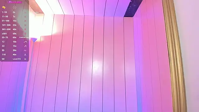 lexiethompson  online show from December 15, 2025, 12:09 pm