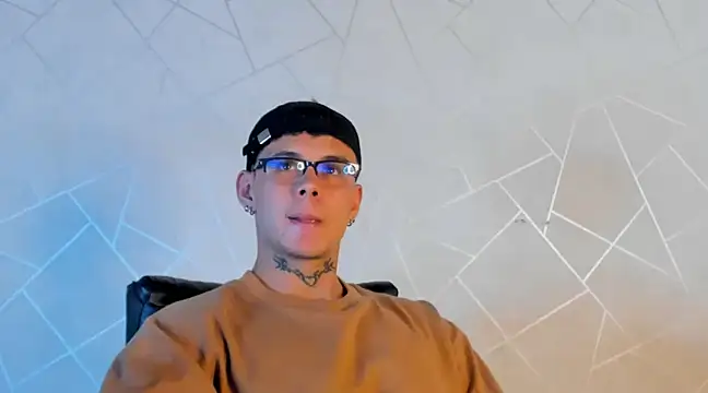 Snapshot of NoahhBrown chatting on December 31, 2024, 3:45 am NoahhBrown online show from December 31, 2024, 3:45 am