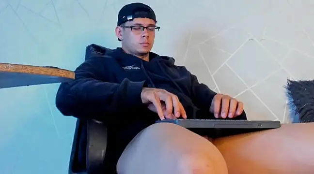 Snapshot of NoahhBrown chatting on January 12, 2025, 7:11 am NoahhBrown online show from January 12, 2025, 7:11 am