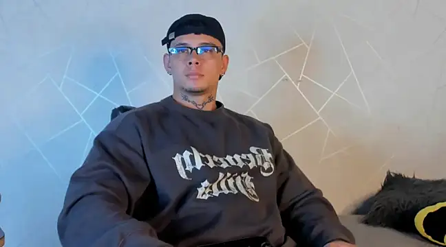 Snapshot of NoahhBrown chatting on January 16, 2025, 3:02 am NoahhBrown online show from January 16, 2025, 3:02 am