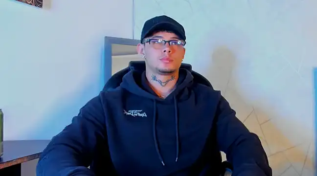 Snapshot of NoahhBrown chatting on February 16, 2025, 1:36 am NoahhBrown online show from February 16, 2025, 1:36 am