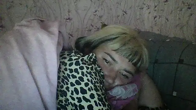 Snapshot of HollyLaBerry chatting on May 11, 2026, 4:04 pm HollyLaBerry online show from May 11, 2026, 4:04 pm