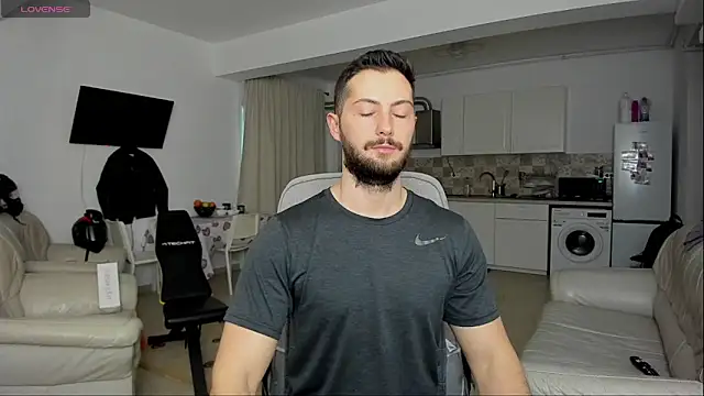 ZackFraser online show from March 6, 2025, 5:03 am