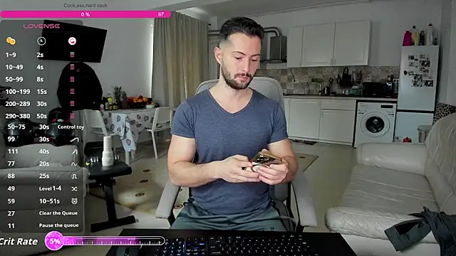 ZackFraser online show from November 28, 2025, 10:07 am