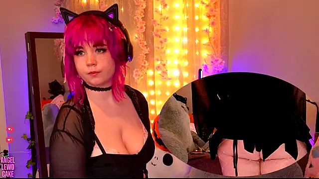 Angel-Lewd-Cake online show from September 21, 2025, 3:19 am