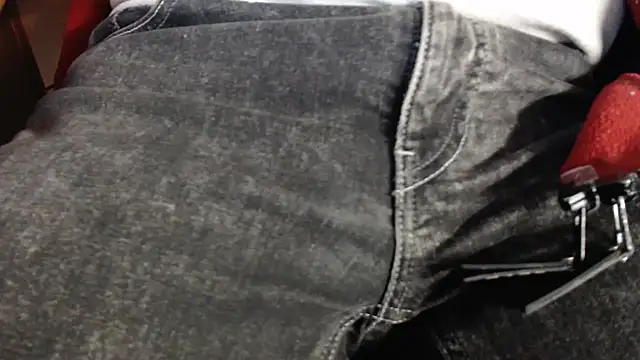 smoothandtiny online show from March 5, 2025, 6:23 pm