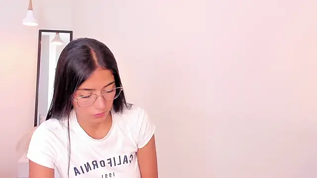 Snapshot of your_khloe chatting on July 13, 2026, 12:41 pm your khloe online show from July 13, 2026, 12:41 pm