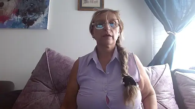 Snapshot of Lilly_macflyy chatting on May 20, 2026, 7:42 pm Lilly macflyy online show from May 20, 2026, 7:42 pm