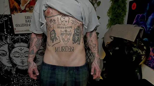 Snapshot of layneinchains chatting on February 19, 2025, 12:35 am layneinchains online show from February 19, 2025, 12:35 am