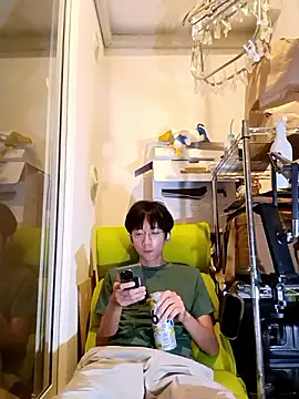 Snapshot of freeeeeessssss111 chatting on October 13, 2025, 3:12 pm freeeeeessssss111 online show from October 13, 2025, 3:12 pm