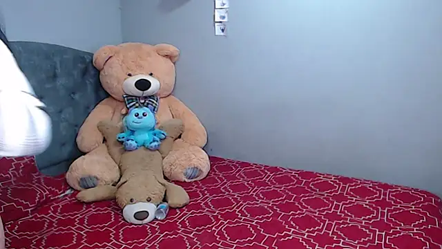 Snapshot of Gaby_foz chatting on June 17, 2026, 7:26 pm Gaby foz online show from June 17, 2026, 7:26 pm