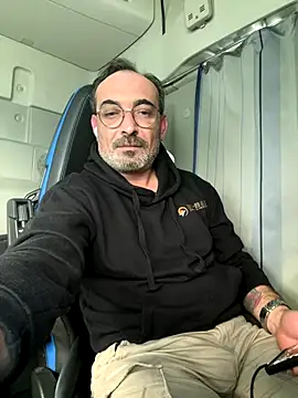 Snapshot of dzhakar chatting on December 15, 2025, 1:04 pm dzhakar online show from December 15, 2025, 1:04 pm