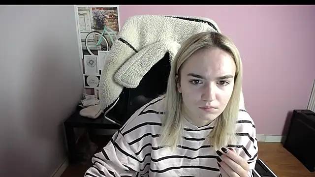 viktoria lovely online show from December 4, 2025, 9:40 am