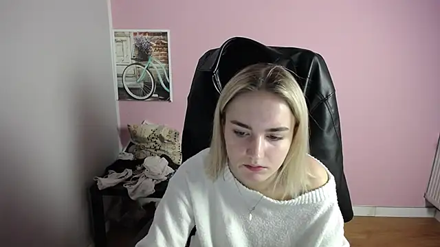 Snapshot of viktoria_lovely chatting on April 22, 2026, 6:27 am viktoria lovely online show from April 22, 2026, 6:27 am