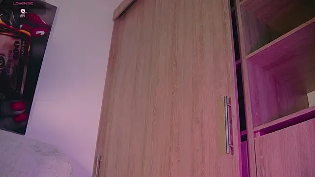 aidaadams online show from September 29, 2025, 11:26 am